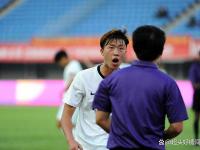 半岛体育全站-李玮锋评国足海参风波：成绩低迷致舆论压力