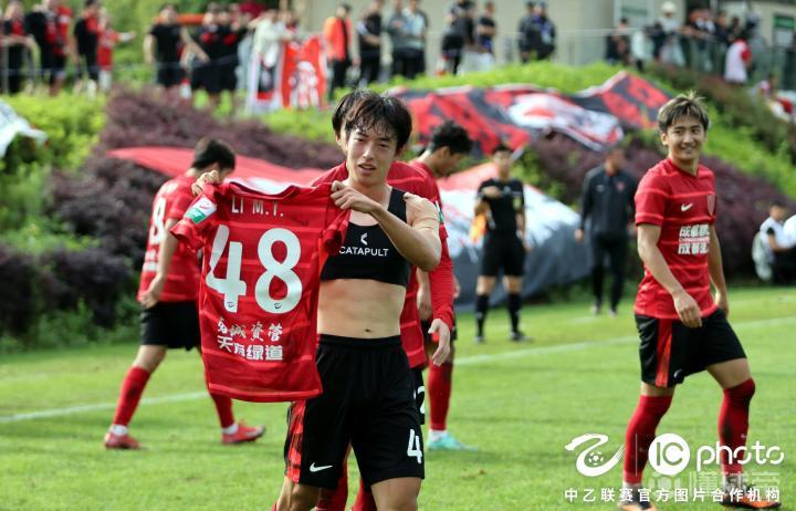 包含2025中乙联赛第18轮，成都蓉城B队2-0击败泉州亚新的词条