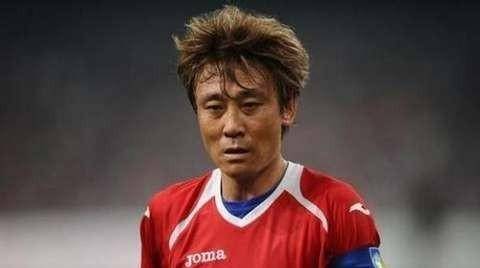 关于20年前，那个让那英甘愿“未婚生子”的前国脚高峰，如今过得怎样的信息