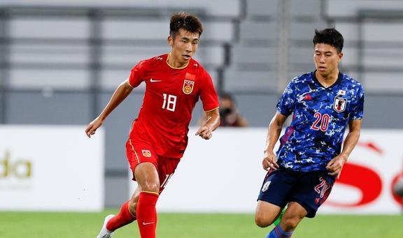 国足东亚杯总结：1胜2负进1球，两新人表现合格，主帅问题依旧困扰的简单介绍